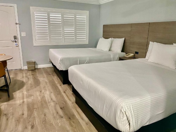 Lone Oak Lodge image 37